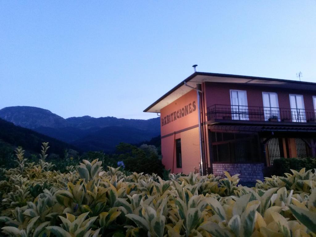 Pension Bide-Ondo Аморебьета-Эчано Экстерьер фото